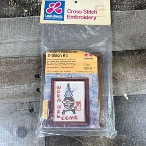 LeeWards Cross Stitch Embroidery Warm Welcome 4"x5" Cat Old Stove New